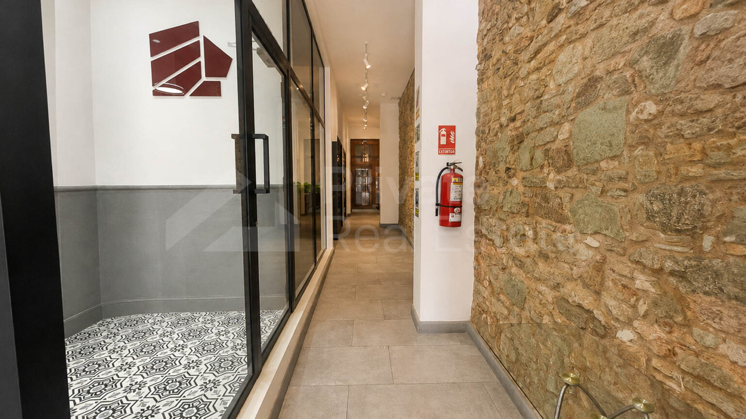 PRE489-7111118000008883058